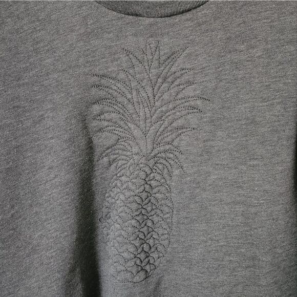 Hollister Grey Pineapple Cropped Crew Neck Sweatshirt Size Medium - Picture 2 of 5